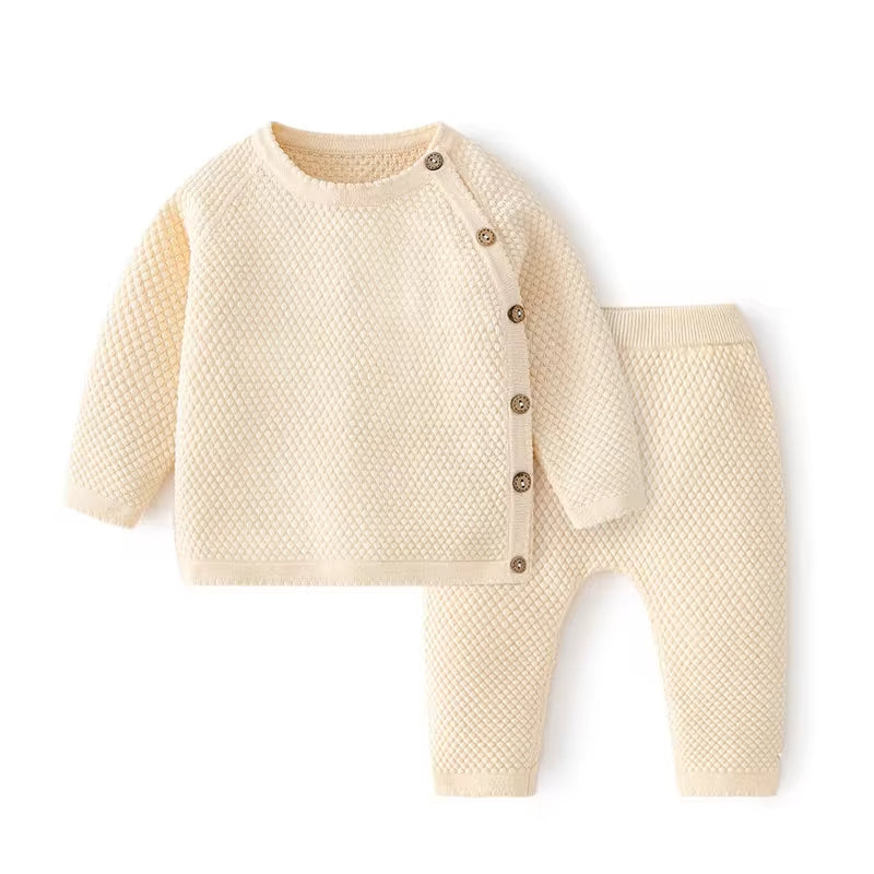 Stickat Babyset i Bomull – Mjuk och Värmande