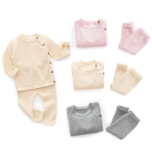 Stickat Babyset i Bomull – Mjuk och Värmande